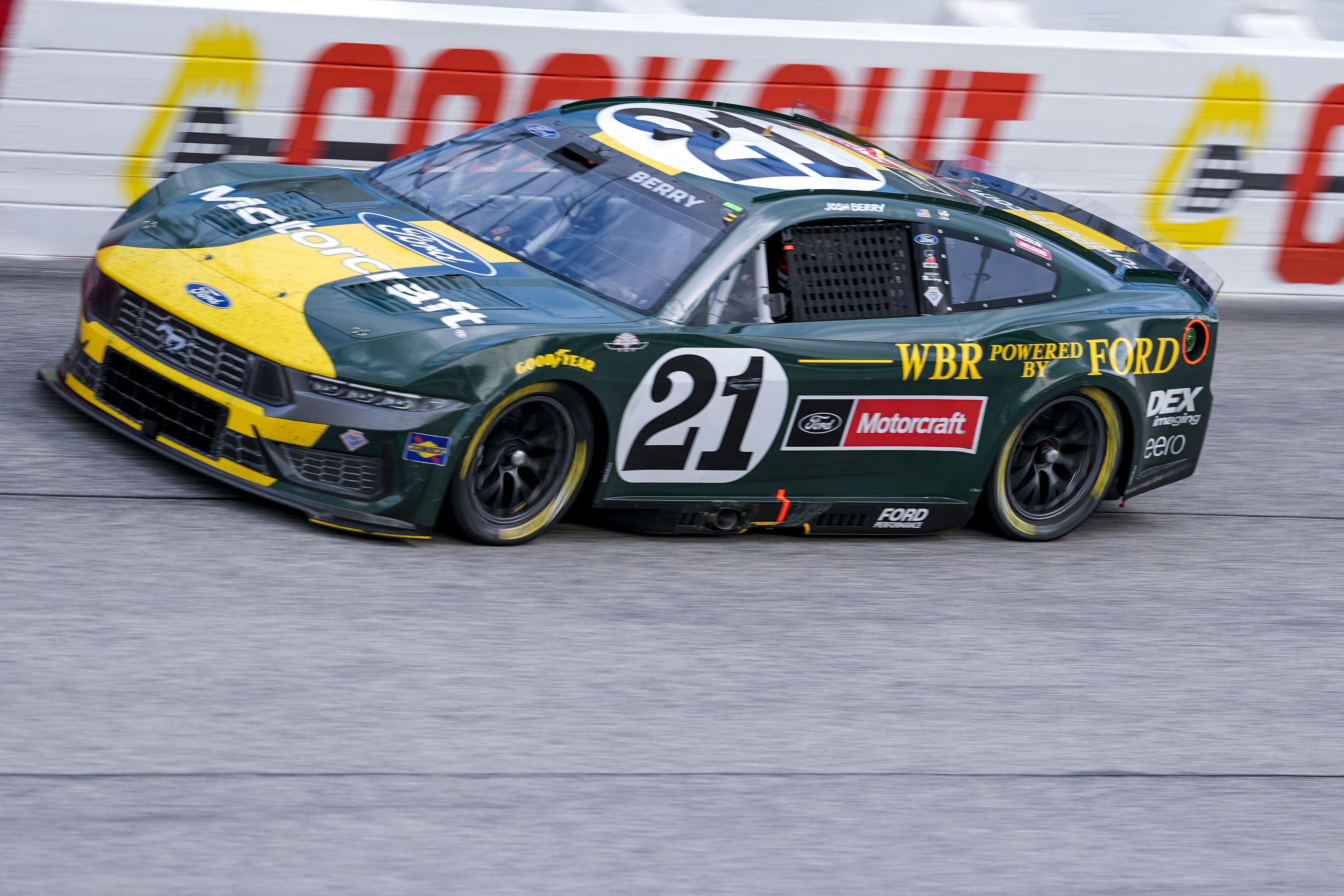 Josh Berry (21) during the Goodyear 400 at Darlington Raceway - Source: Imagn